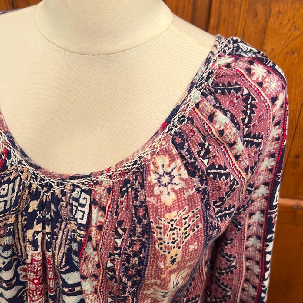 LUCKY🍀BRAND BOHO TOP🌻BEAUTIFUL Colors compliment Unique Design Print🌸Size Medium